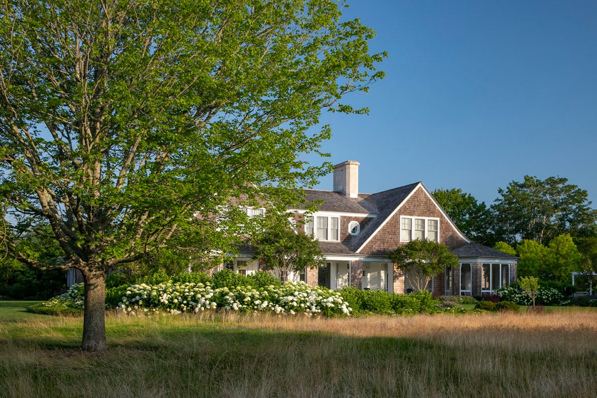 Hamptons landscape portfolio — LDG_2021_Schwartz_house_001, Hamptons landscape by Peconic Lawn & Tree Care