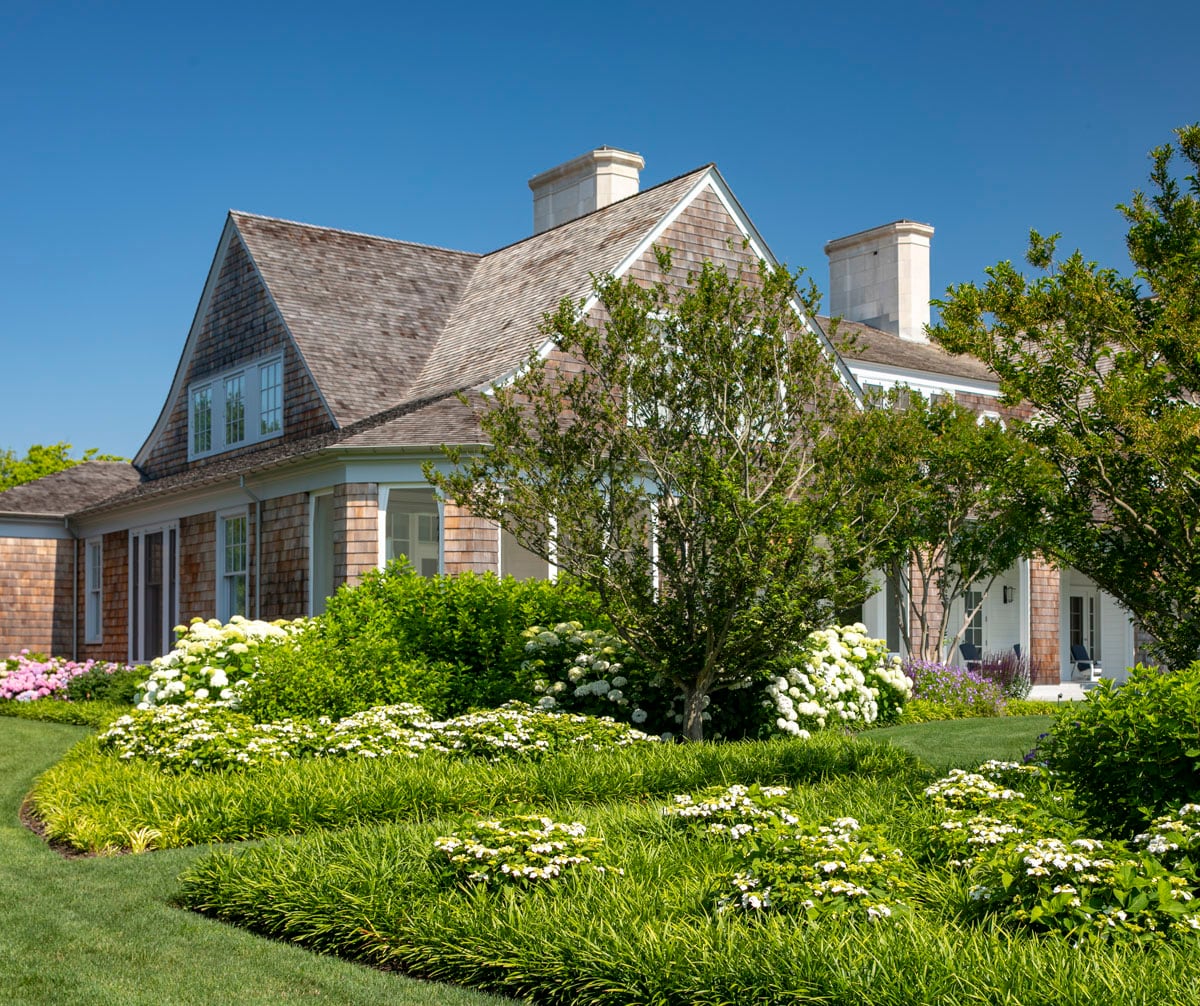 Hamptons landscape portfolio — LDG_2021_Schwartz_house_017, Hamptons landscape by Peconic Lawn & Tree Care
