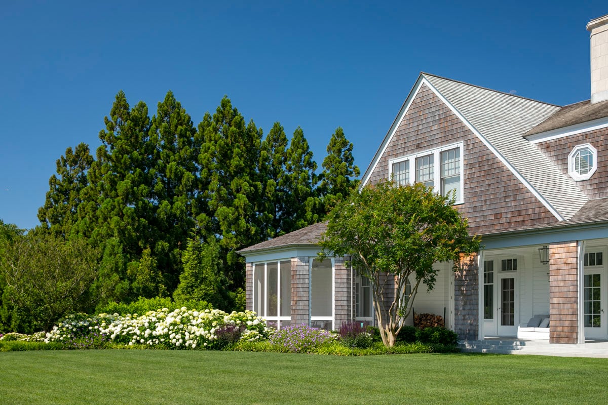Hamptons landscape portfolio — LDG_2021_Schwartz_house_020, Hamptons landscape by Peconic Lawn & Tree Care
